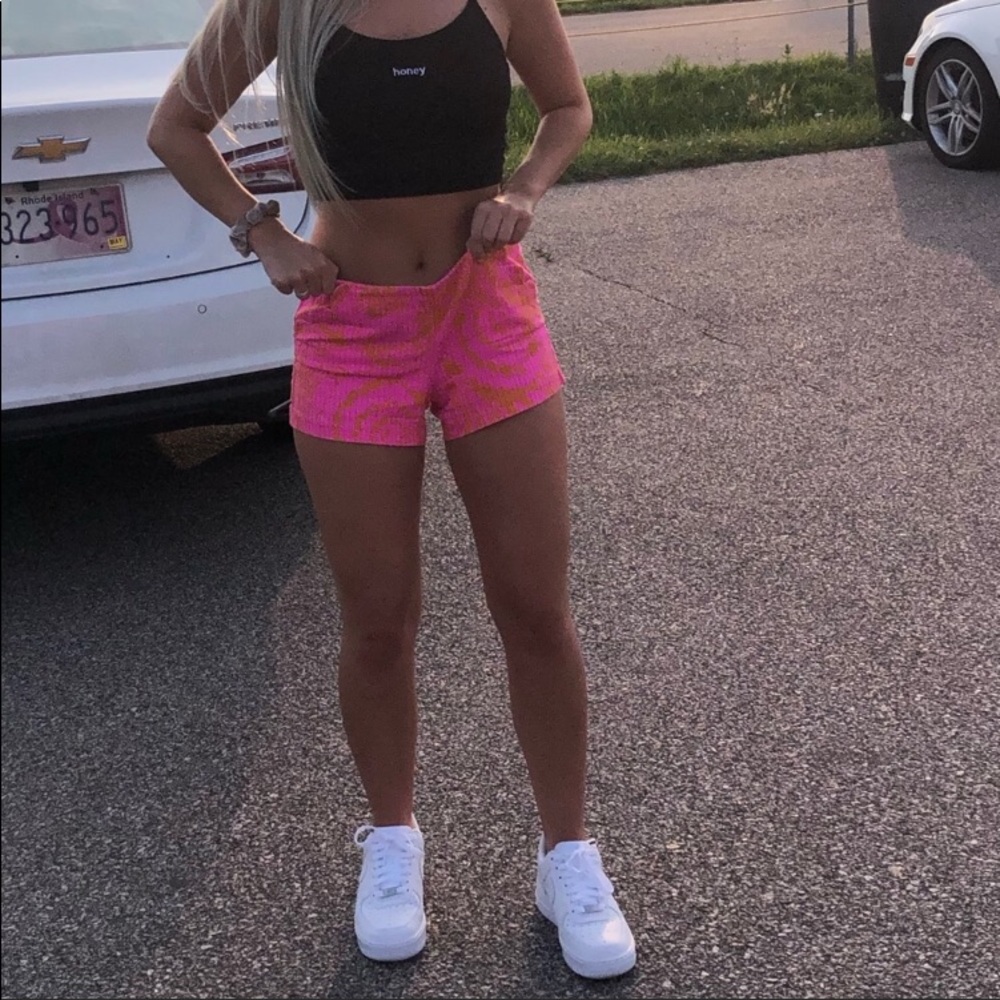 ❌SOLD❌ Lily Pulitzer Pink and Orange Shorts - Picture 6 of 8